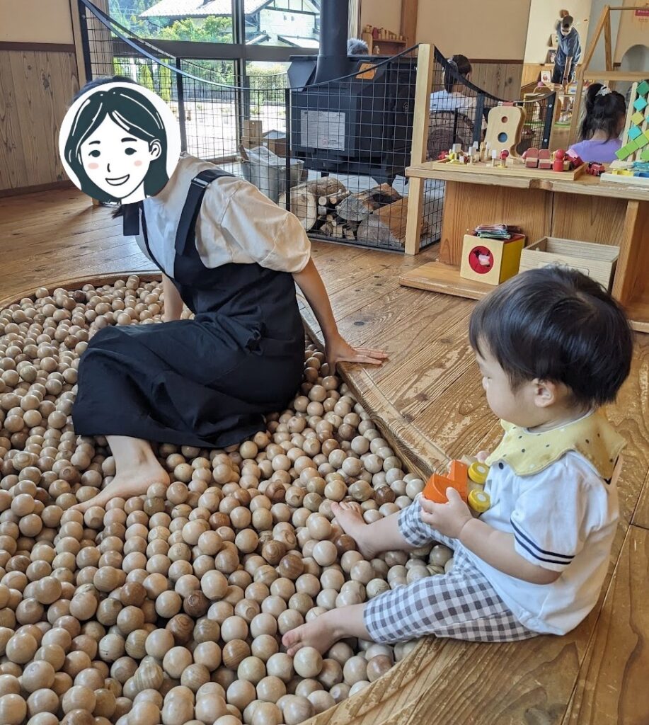 あそびハウス こどもと森 木のボールプール